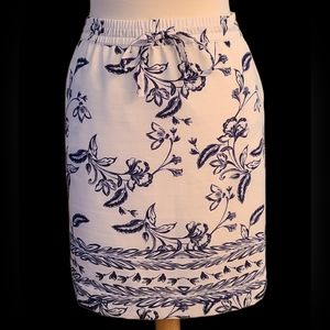 St. Tropez west size L white skirt